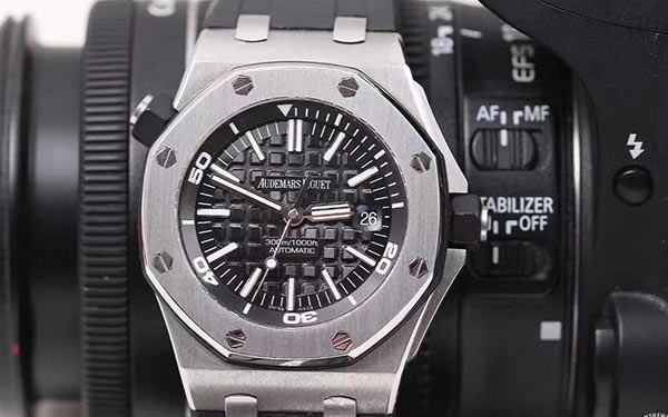 爱彼手表发条拧反了处理技巧深度解析(图) 爱彼手表发条拧反了处理技巧深度解析(图)