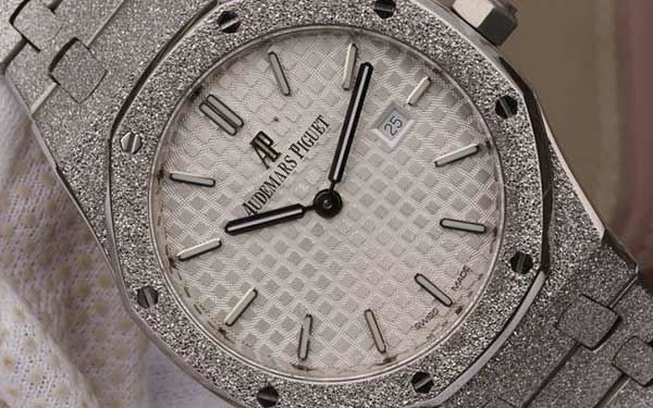 爱彼手表表蒙子坏了解决办法（图）